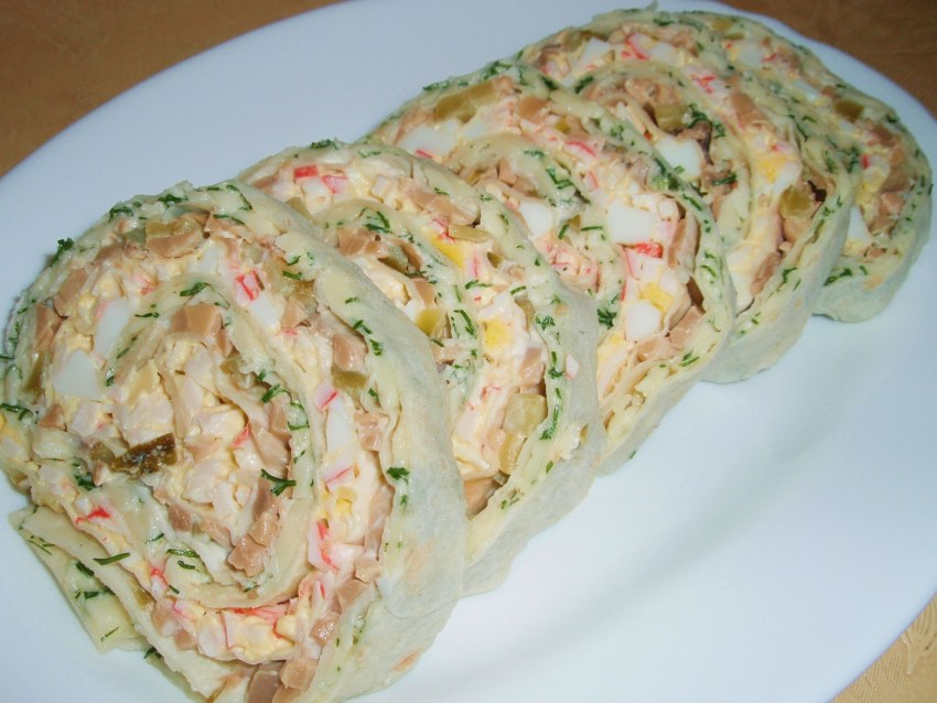 Вкусные рулеты из лаваша