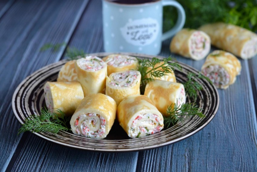Яичные рулетики с рисом и