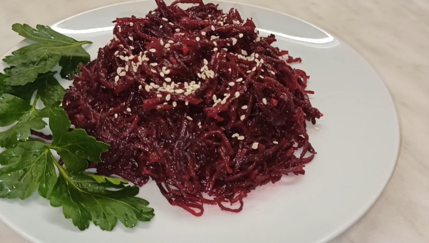 Черешки свеклы по-корейски