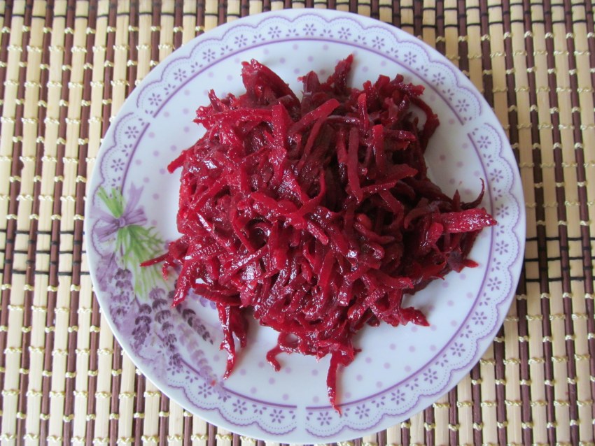 Салат из свеклы с кунжутом