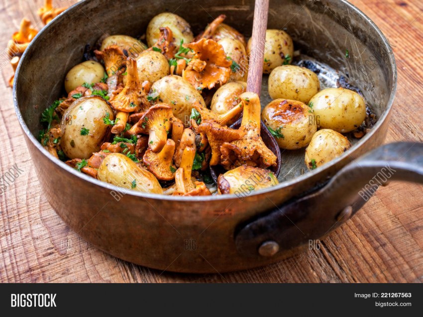 Печеный картофель на мангале
