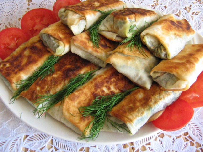 Трубочки из лаваша с сыром и яйцом