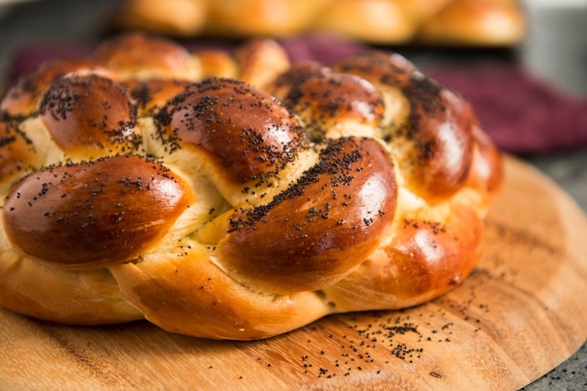 Булочки с ореховой начинкой