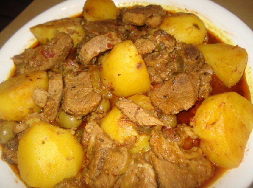 Картошка с тушенкой