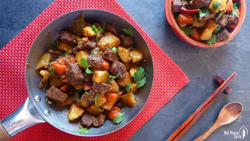 Вареная картошка с тушенкой