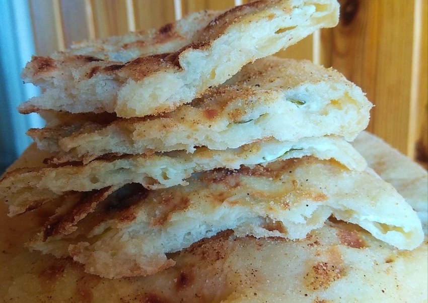 Сырные лепешки с зеленью