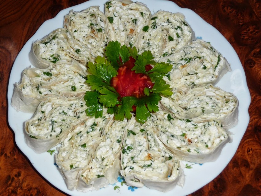 Лаваш с брынзой и зеленью