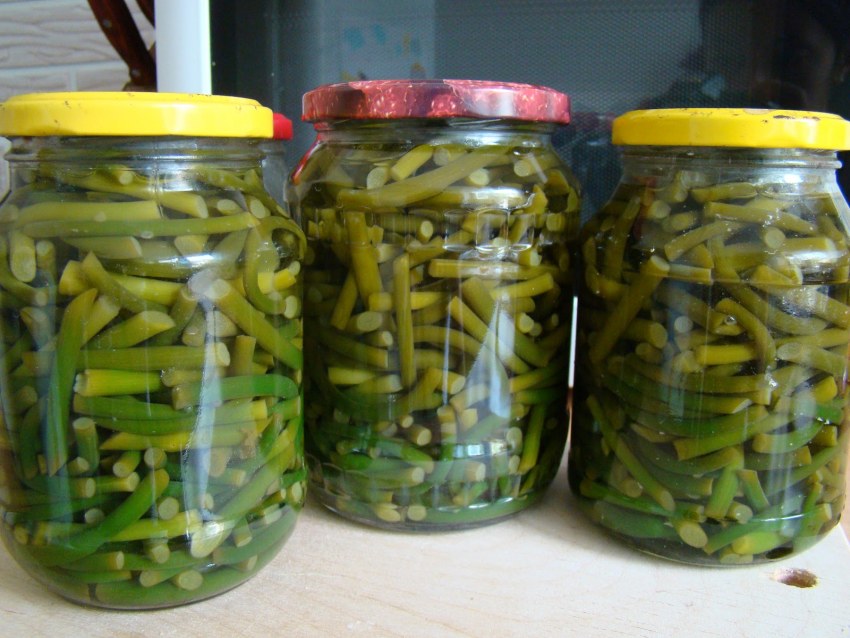 Маринованные стрелки чеснока