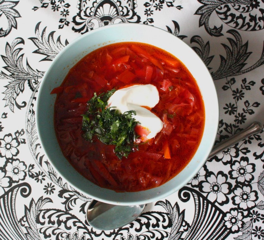 Кубанский борщ с пампушками