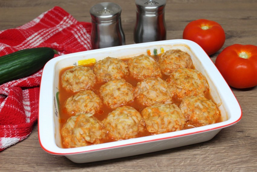 Ежики с рисом в духовке