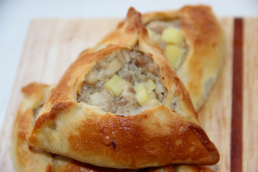 Курник из песочного теста с курицей и картошкой