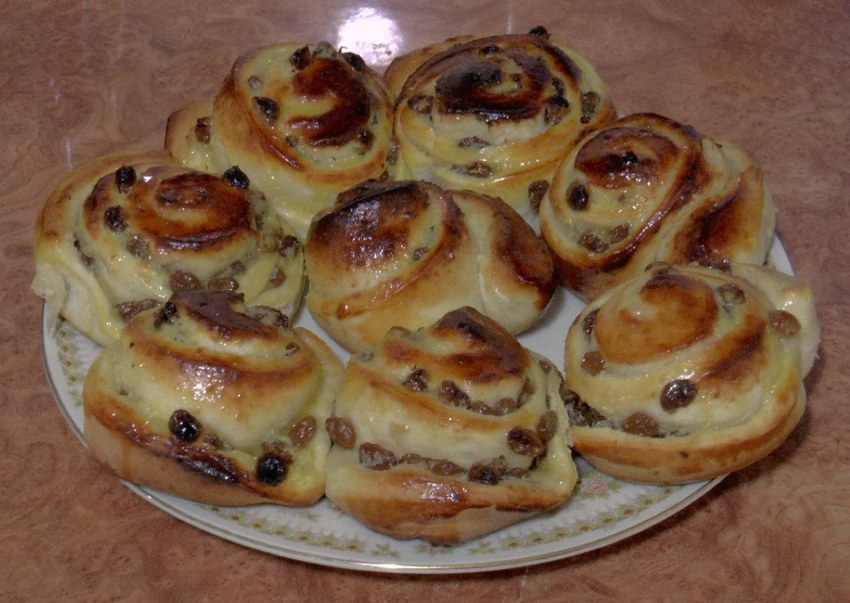 Сдоба французская Контек с изюмом