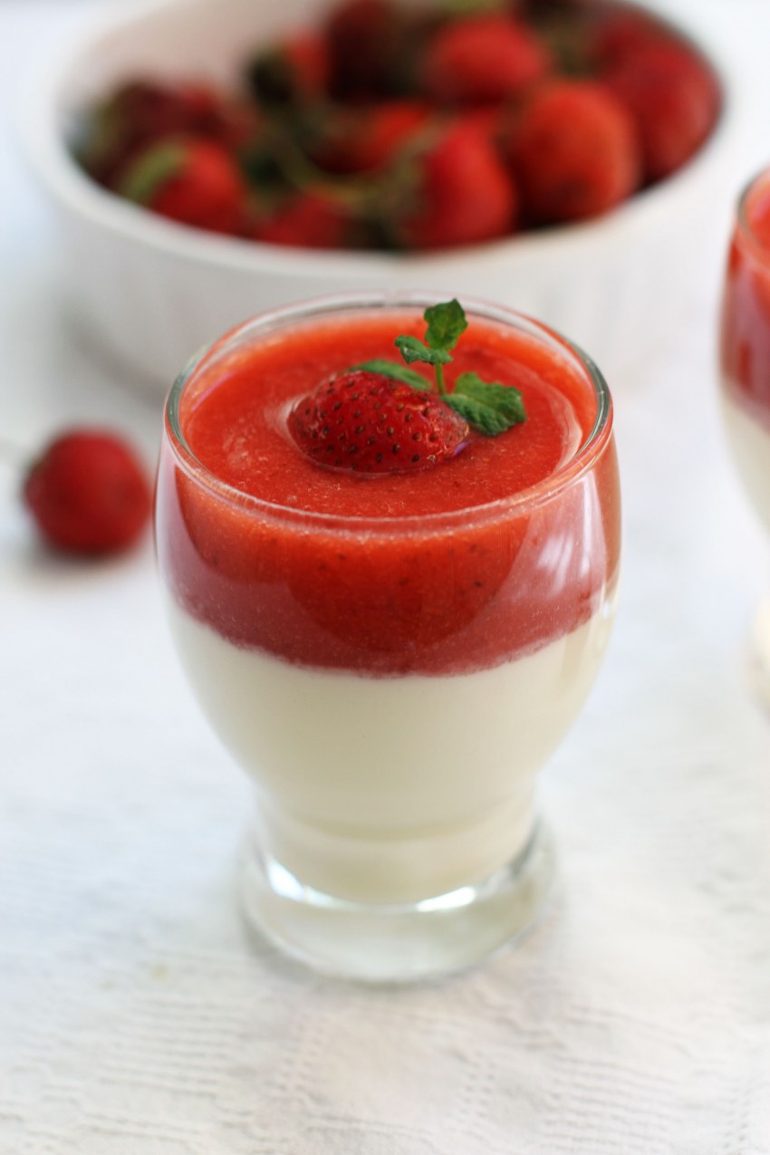 Strawberry panna Cotta