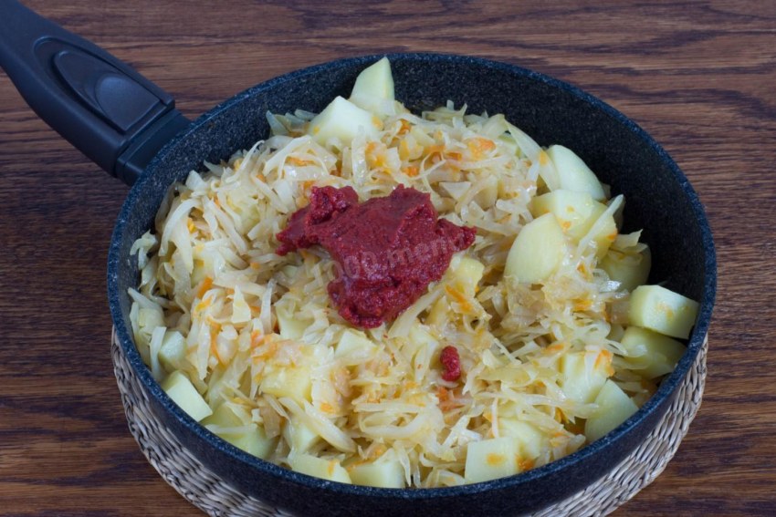 Белокочанная капуста тушеная