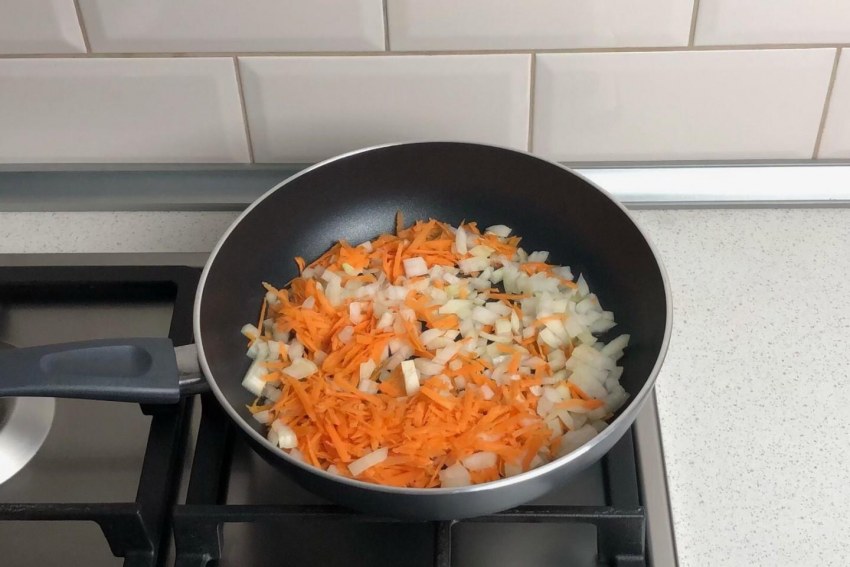 Капуста на сковороде