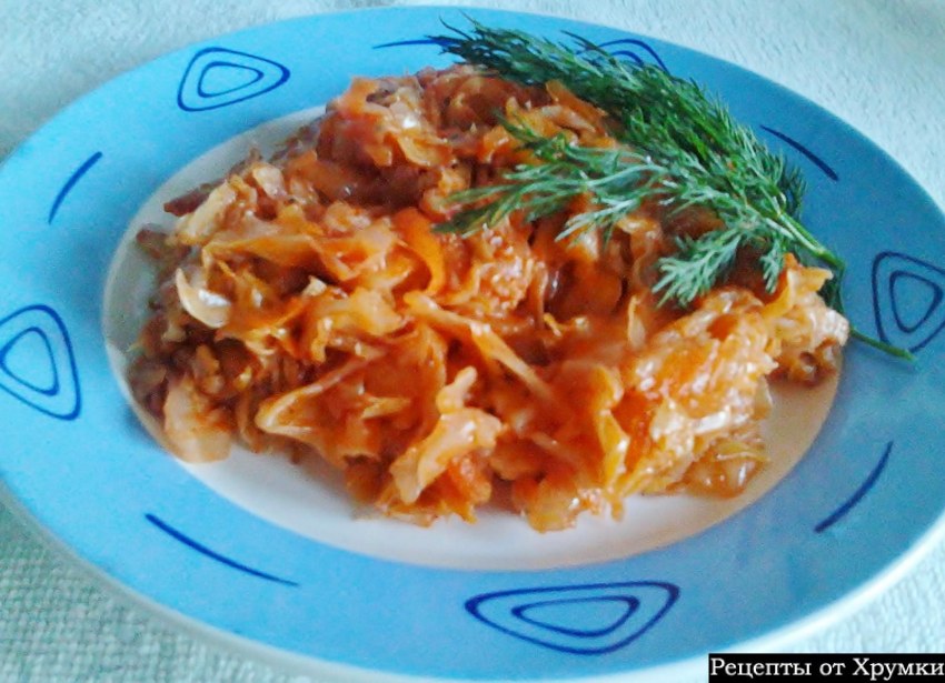 Капуста с картошкой на сковороде