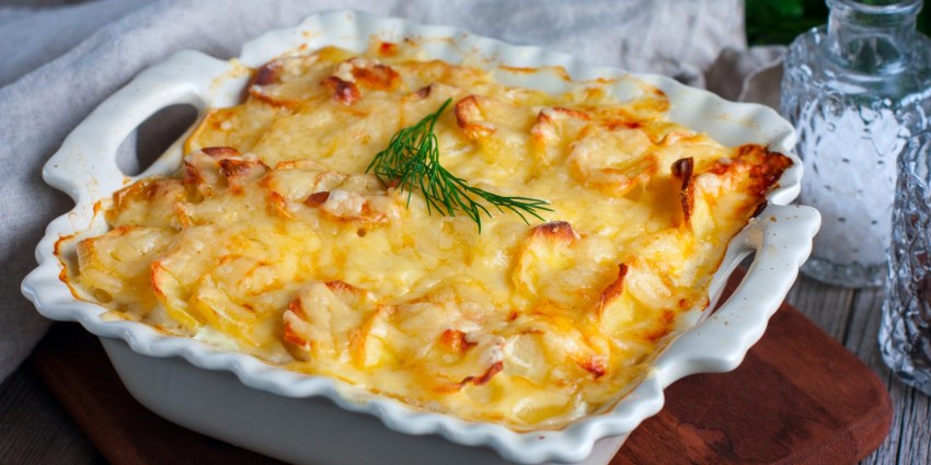 Рисовая запеканка с сосисками в духовке