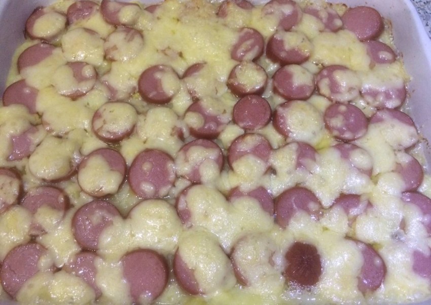 Запеканка с сыром и сосисками