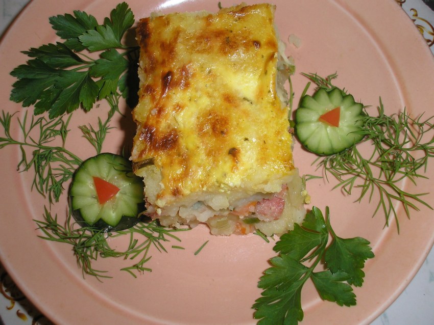 Запеканка овощная с сосисками