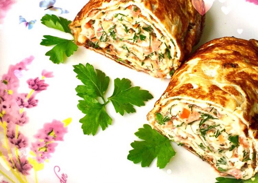 Яичный рулет с начинкой