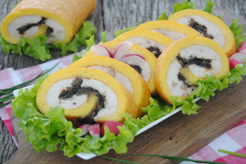 Омлетный рулет с овощами