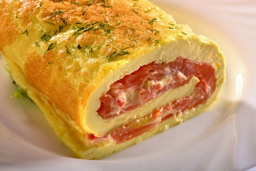 Омлетный рулет закусочный