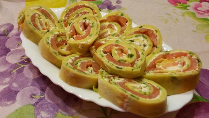 Омлетный рулет закусочный