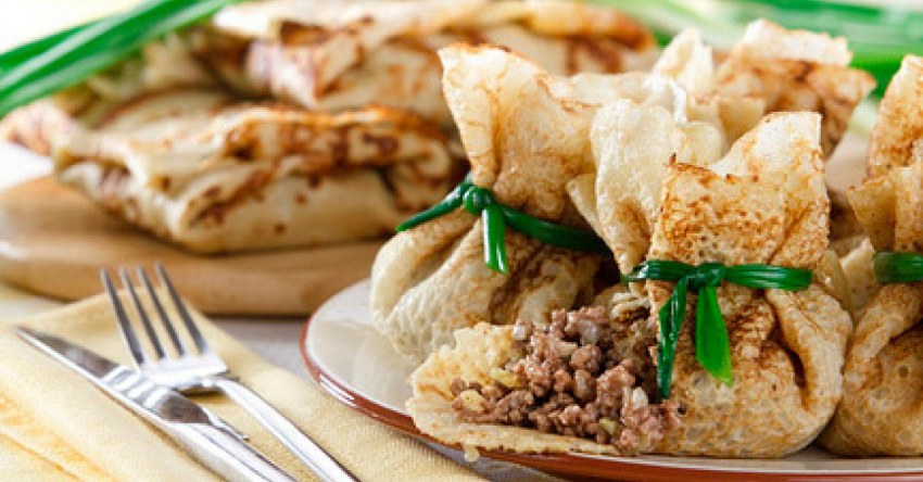Блинные мешочки с красной рыбой