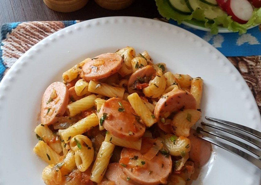 Макароны с сардельками