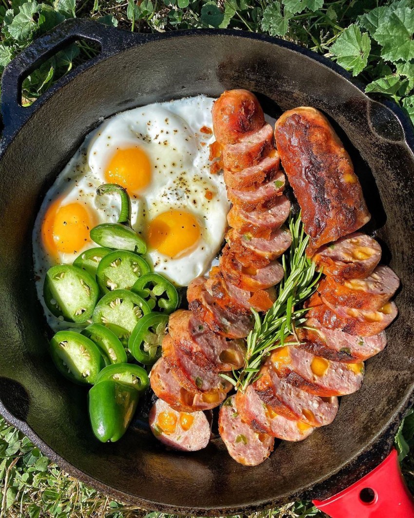 Завтрак с сосисками