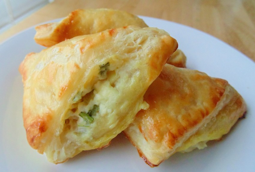 Слойки с курицей и сыром