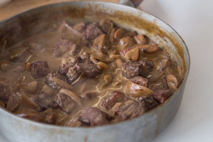 Бефстроганов с говядиной Beef Stroganoff