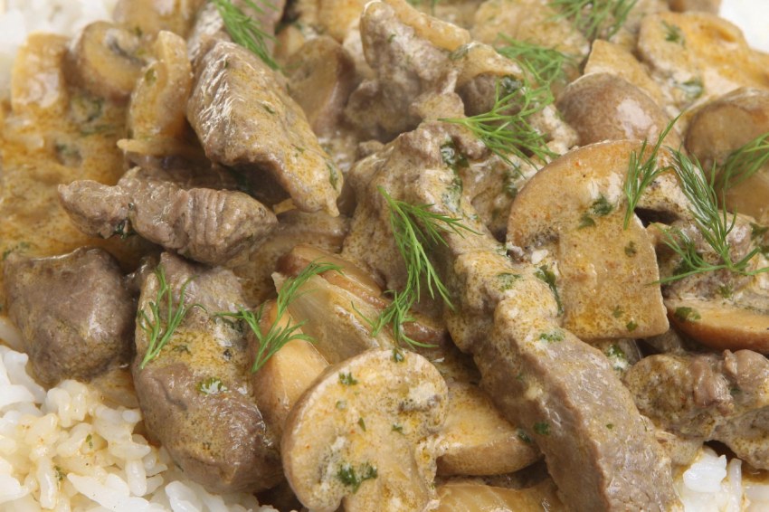 Мясо бефстроганов