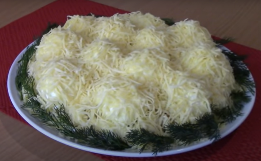 Салат сугроб с курицей