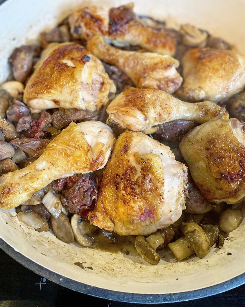 Куриные окорочка фаршированные грибами