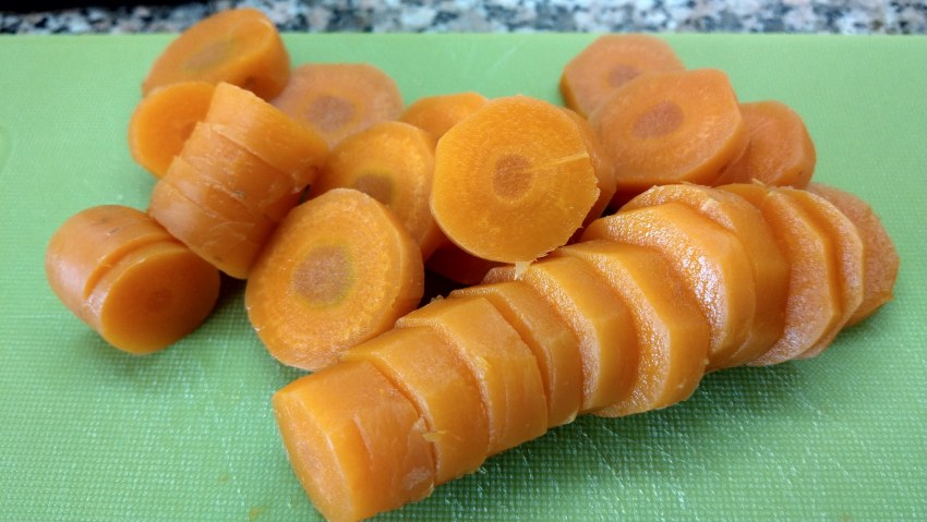Желтая морковь