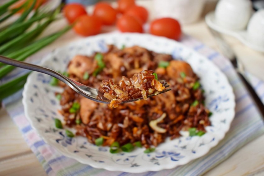 Куриное филе с бурым рисом