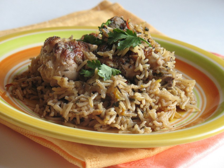Коричневый рис с индейкой и овощами