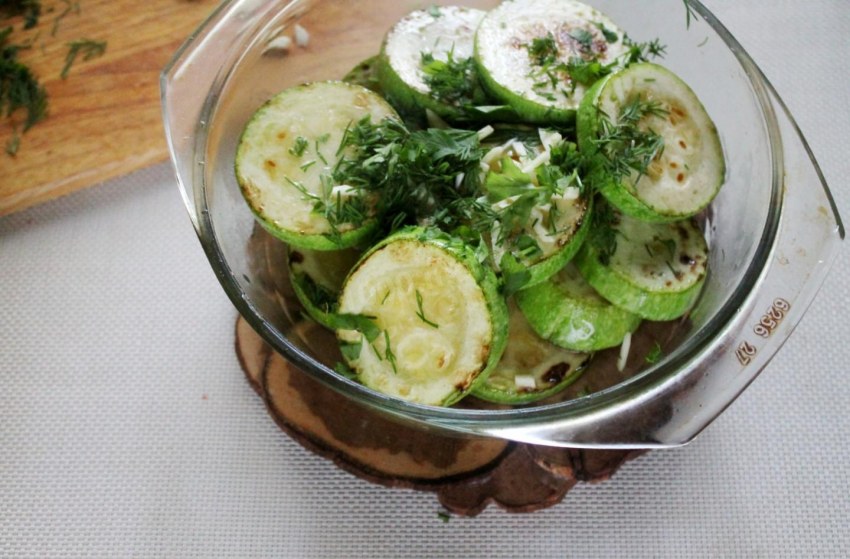 Салат из листочков кабачка