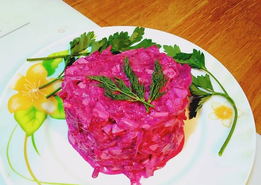 Салат из свёклы варёной с сыром