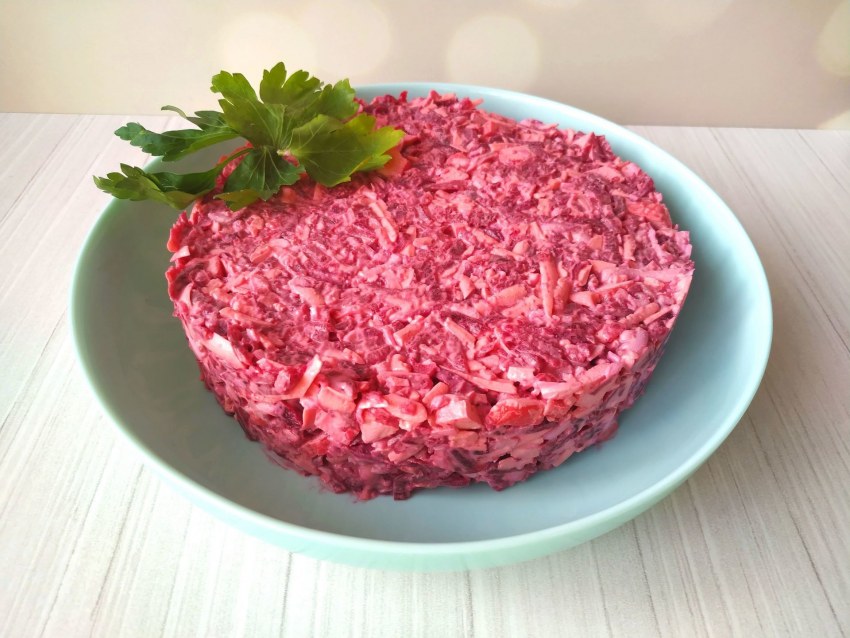 Салат розовый Фламинго с крабовыми
