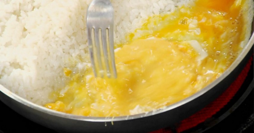Фрайд Райс с яйцом и овощами