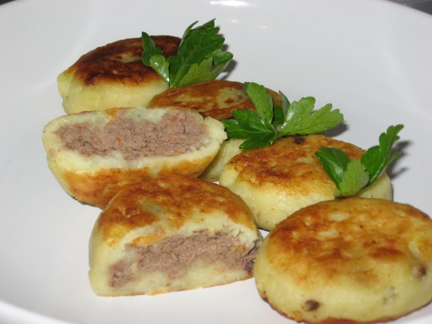 Зразы картофельные с мясом