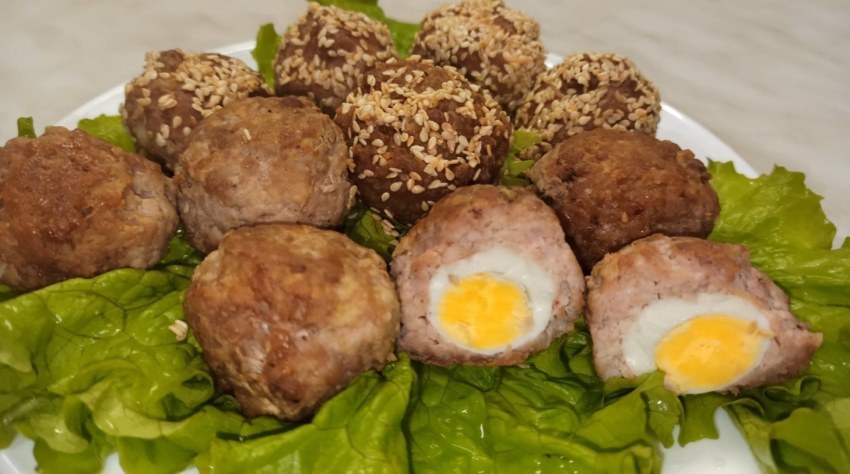 Яйца фаршированные сельдью и луком