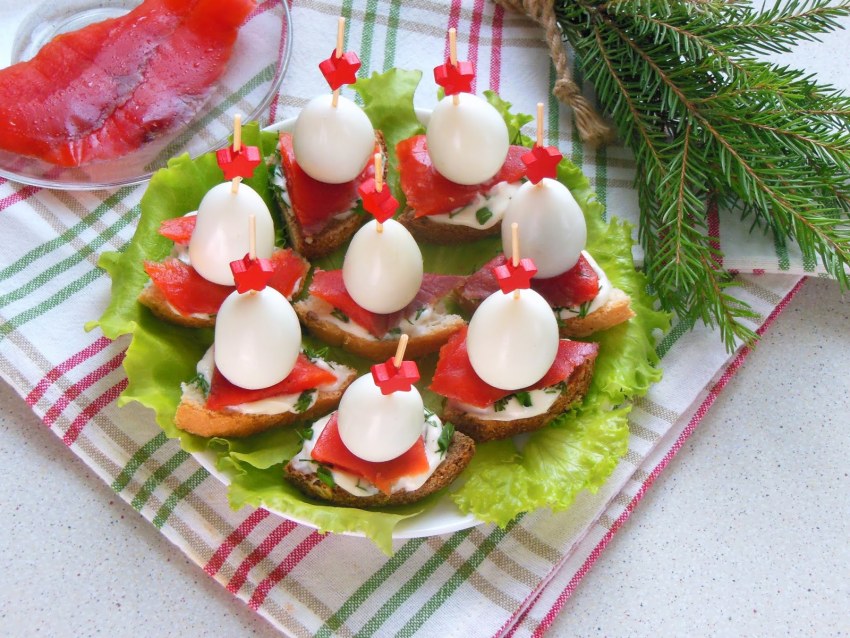 Канапе Мухоморчики с черри
