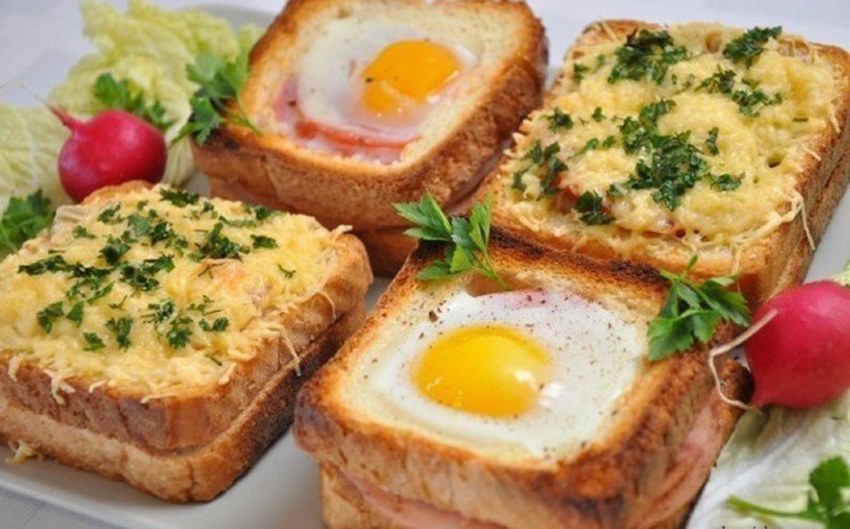 Хлеб с маслом и колбасой