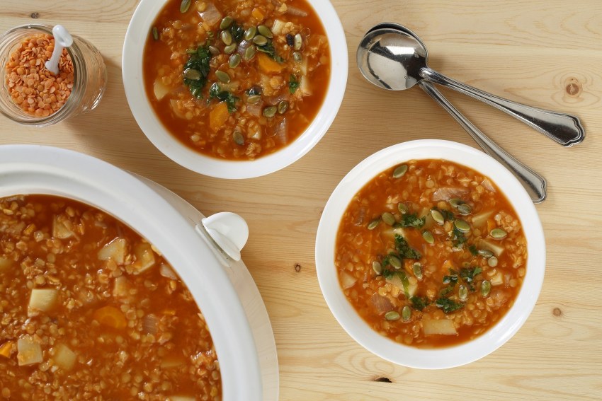 Чечевичный суп с мясом и картофелем