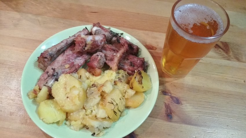 Ребрышки с картошкой в пиве