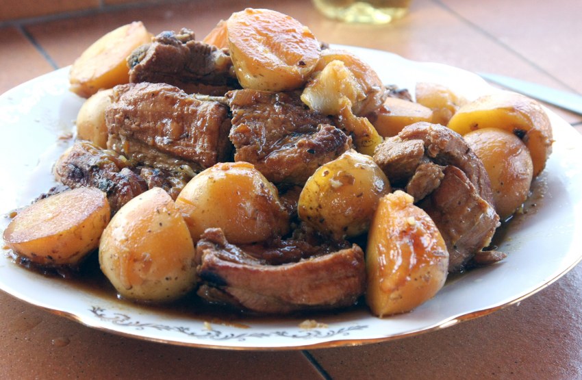 Ребра с картошкой в казане