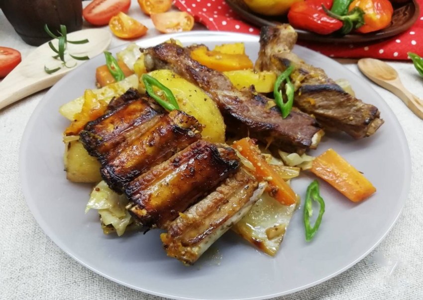 Баран и ребра с овощами
